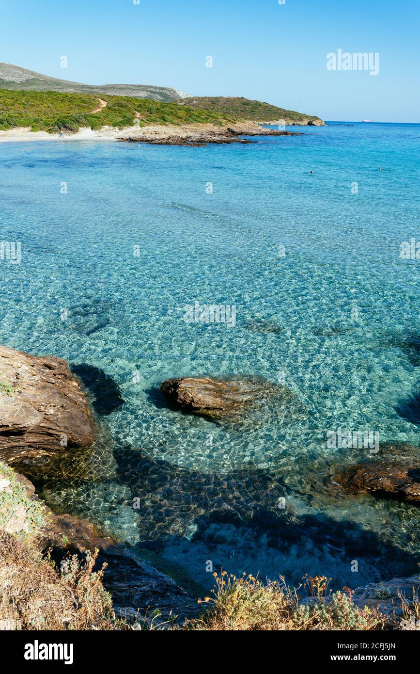 Wilde Meereslandschaft auf dem Pfad des 'Sentier des douaniers', in Kap Corse, Korsika Stockfoto