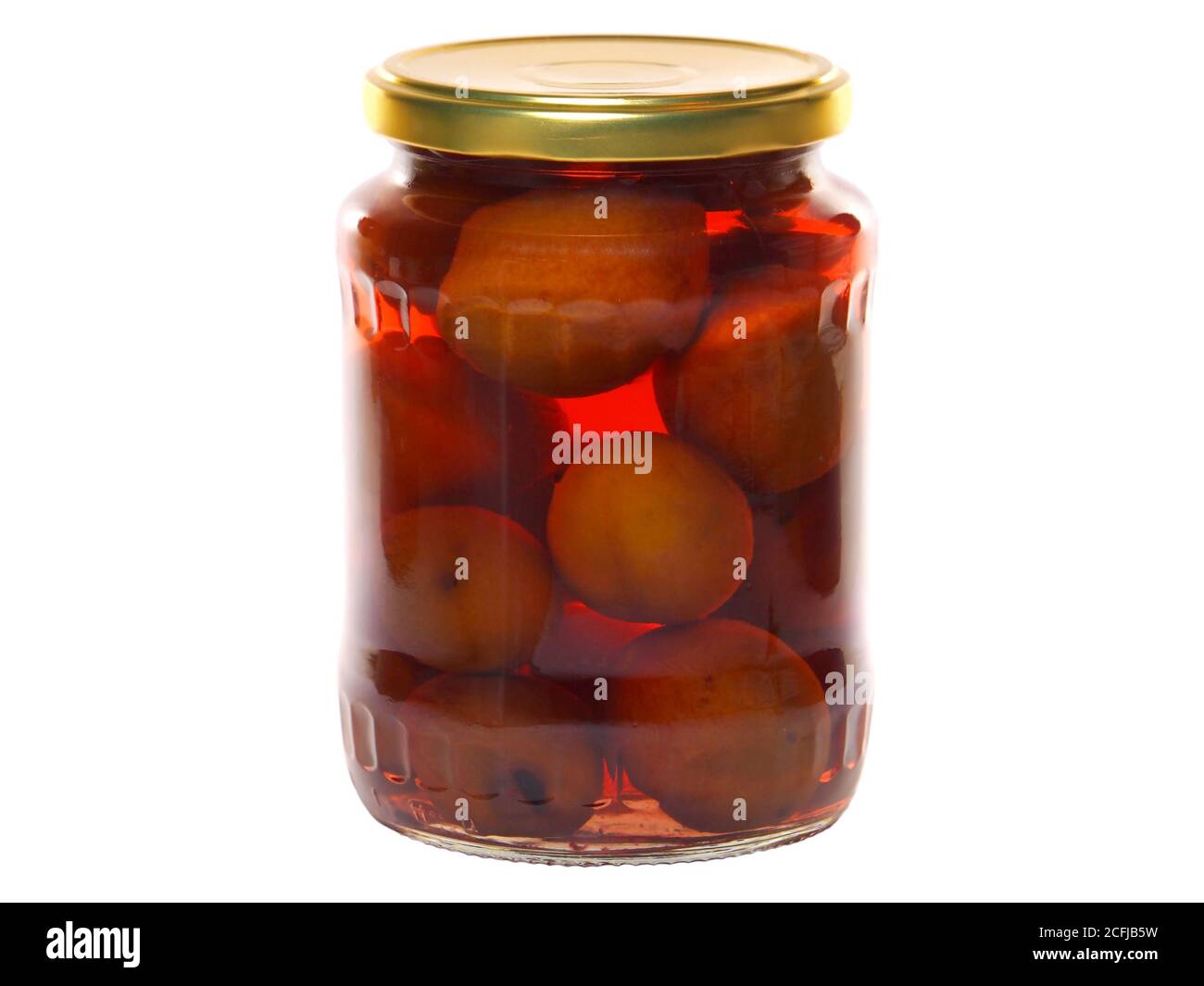 Pflaumenkompott in einem Glas isoliert auf weiß Stockfoto