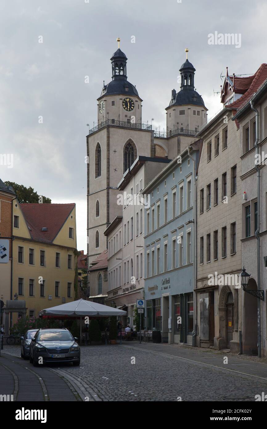 Stadtkirche auch als Pfarrkirche St. Marien bekannt, abgebildet von der Mittelstraße in Wittenberg, Sachsen-Anhalt, Deutschland. Stockfoto