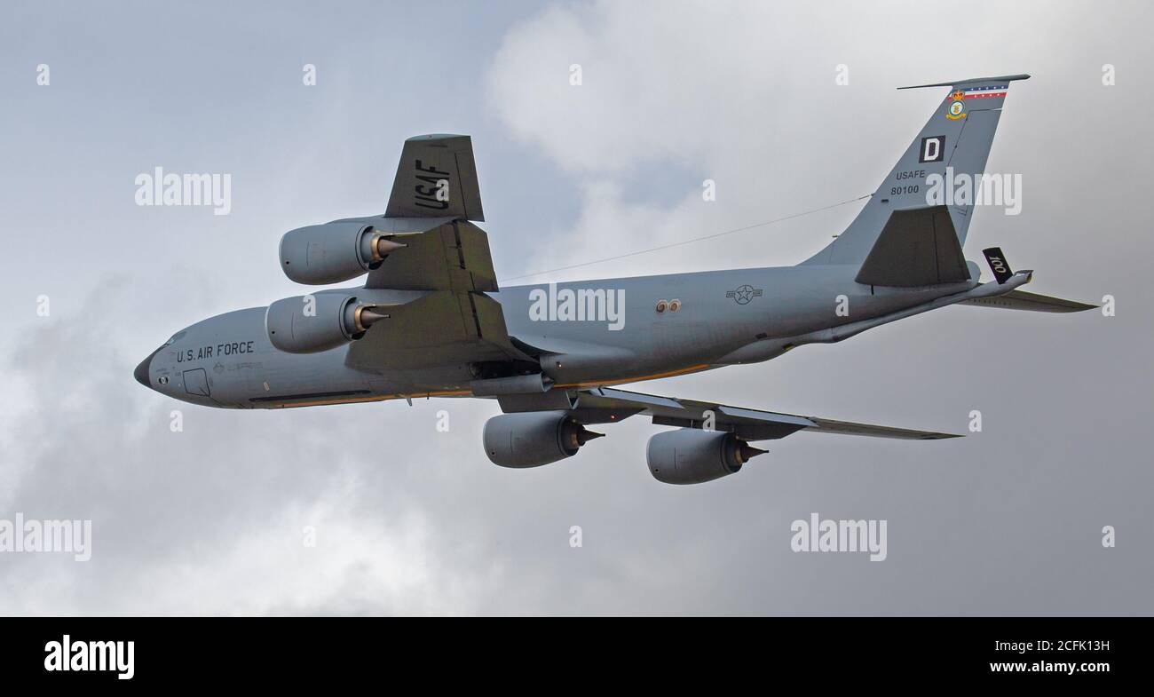 Boeing KC-135R Stratotanker USAFE 80100 in Flug Stockfoto