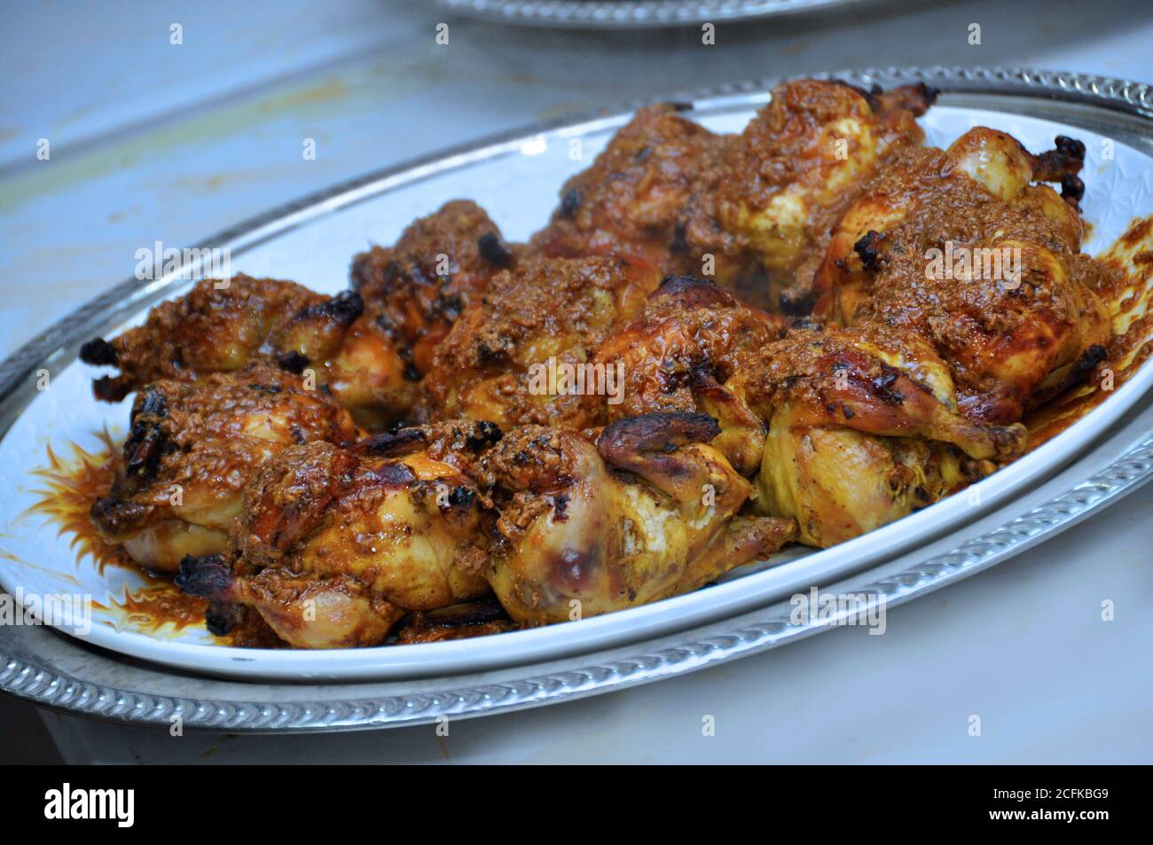 Marokkanisches lamm tajine mit couscous -Fotos und -Bildmaterial in ...