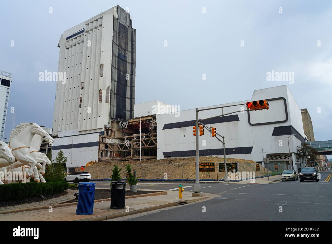 ATLANTIC CITY, NJ -4 SEP 2020- Blick auf das alte Trump Plaza Hotel und Casino in Atlantic City, New Jersey, USA. Sie wurde 2014 endgültig geschlossen Stockfoto