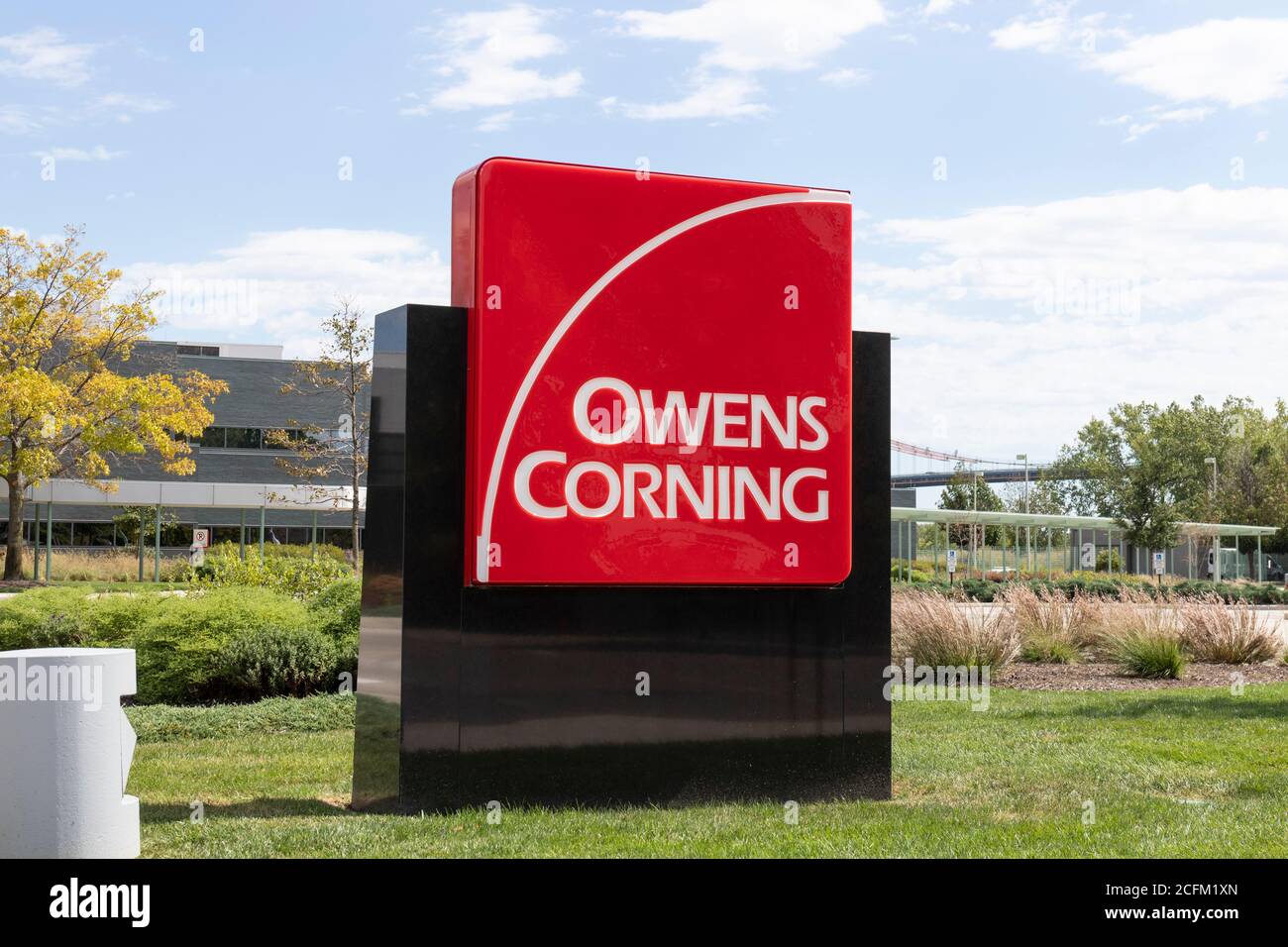 Toledo - Ca. September 2020: Owens Corning Hauptsitz. Owens Corning entwickelt und produziert Isolations-, Dach- und Glasfaserverbundwerkstoffe. Stockfoto