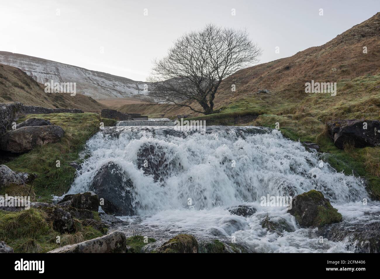 Wasserfälle mit langer Exposition auf Afon Sawdde, Black Mountain Stockfoto