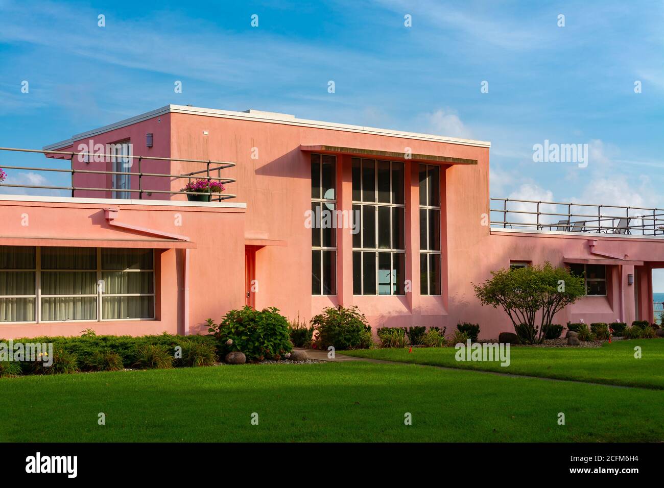 Beverly Shores, Indiana / USA - 2. September 2020: Historisches 1933 Chicago World's Fair Century of Progress Home an einem wunderschönen Sommermorgen Stockfoto