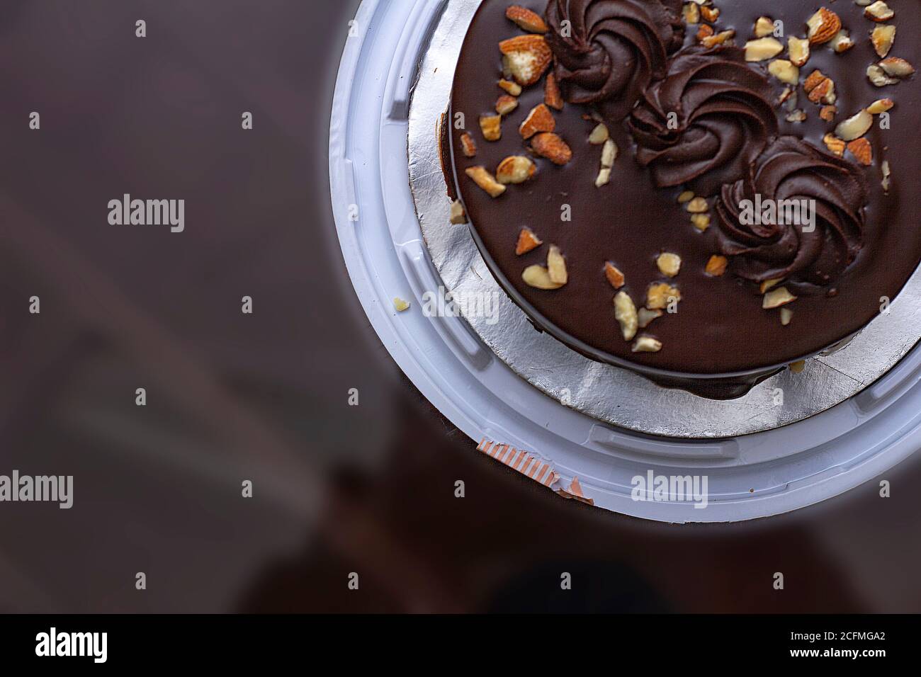 Schokoladenkuchen in einem Teller Ecke Schuss Stockfoto Schokoladenkuchen in einem Teller Ecke Schuss Stockfoto