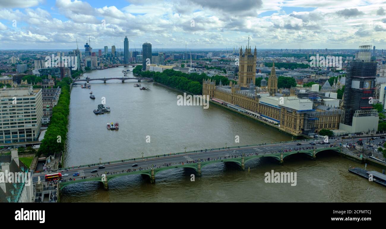 Blick Richtung Süden entlang der Themse vom London Eye, London, Großbritannien, Juni 2019 Stockfoto