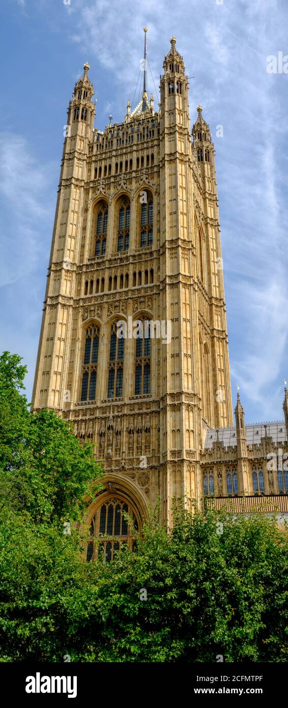 Victoria Tower, Westminster Palace, London, Großbritannien. Hochauflösendes Bild mit feinen architektonischen Details. Stockfoto