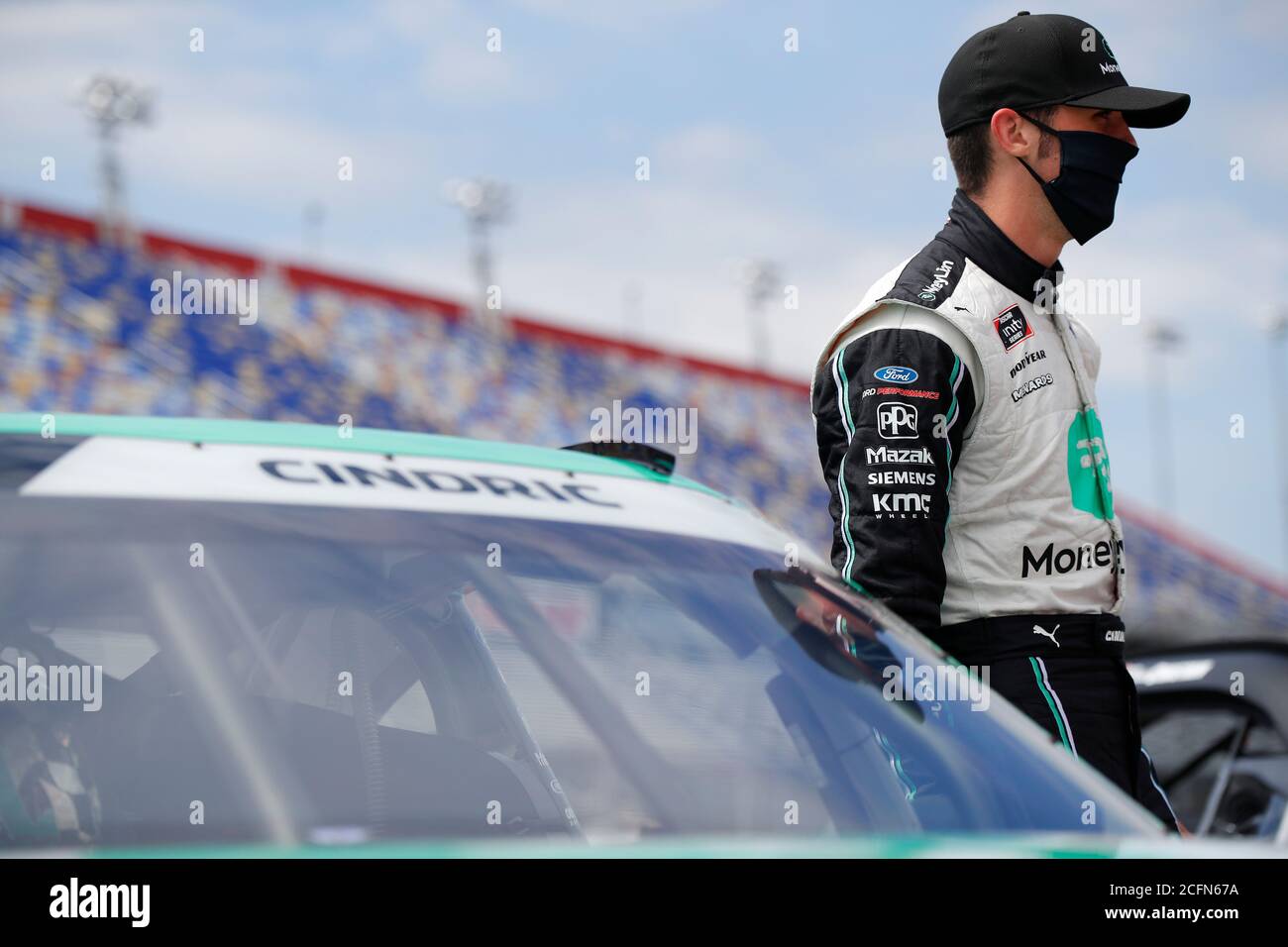 Darlington, South Carolina, USA. September 2020. Austin Cindric (22) Rennen für den Sport Clips Haircuts VFW 200 auf dem Darlington Raceway in Darlington, South Carolina. Kredit: Stephen A. Arce/ASP/ZUMA Wire/Alamy Live Nachrichten Stockfoto