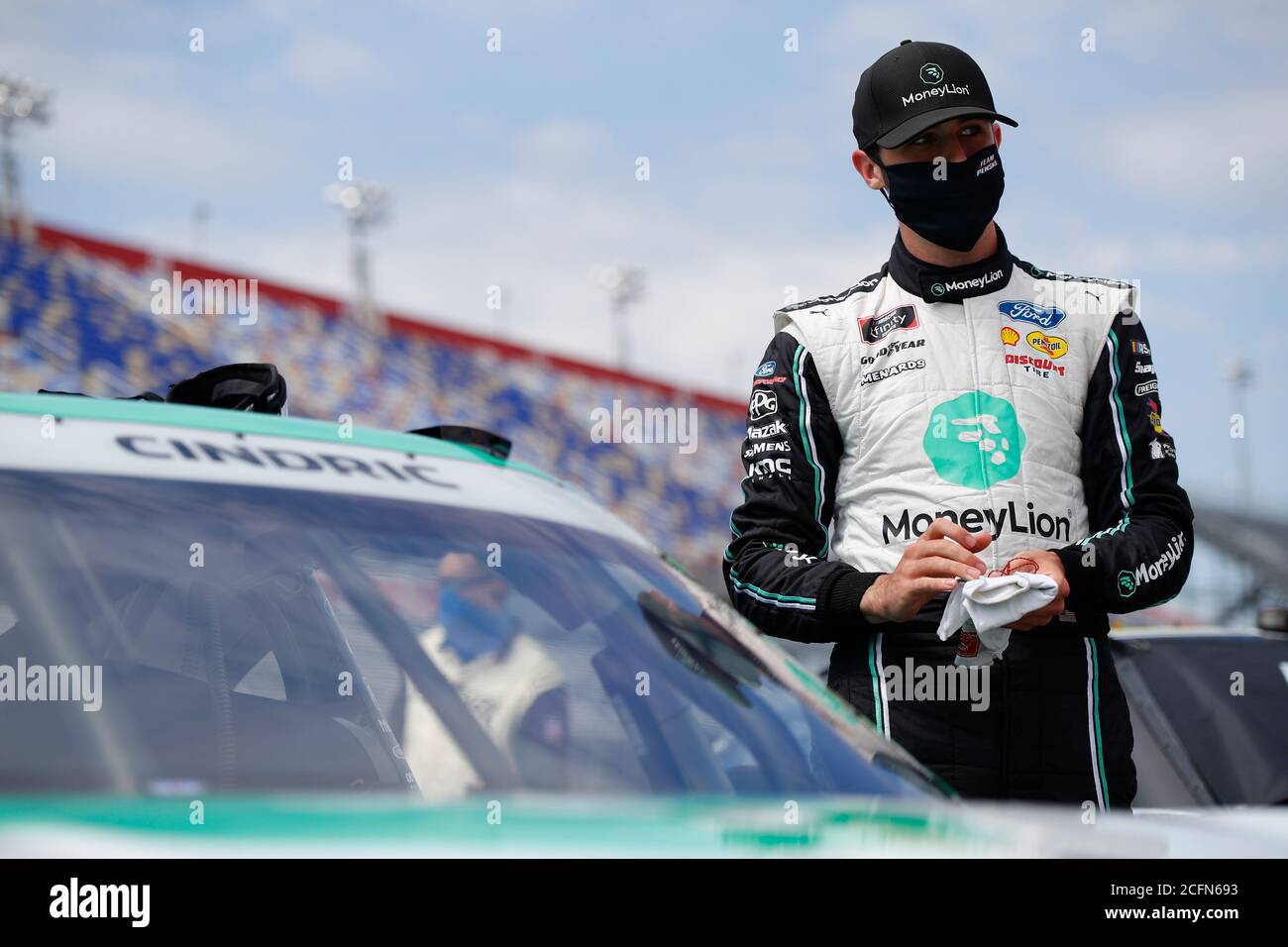 Darlington, South Carolina, USA. September 2020. Austin Cindric (22) Rennen für den Sport Clips Haircuts VFW 200 auf dem Darlington Raceway in Darlington, South Carolina. Kredit: Stephen A. Arce/ASP/ZUMA Wire/Alamy Live Nachrichten Stockfoto