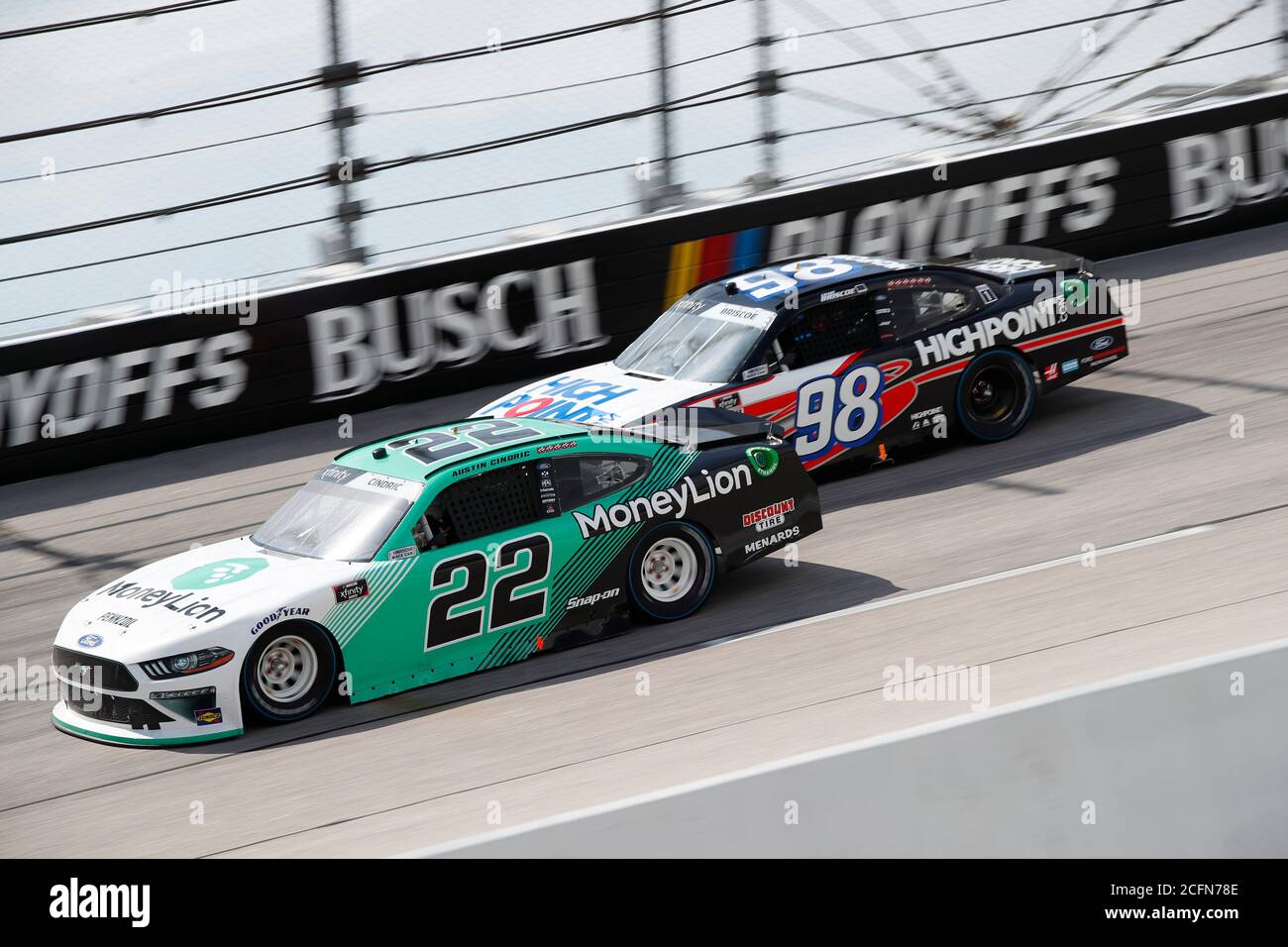 Darlington, South Carolina, USA. September 2020. Austin Cindric (22) Rennen für den Sport Clips Haircuts VFW 200 auf dem Darlington Raceway in Darlington, South Carolina. Kredit: Stephen A. Arce/ASP/ZUMA Wire/Alamy Live Nachrichten Stockfoto