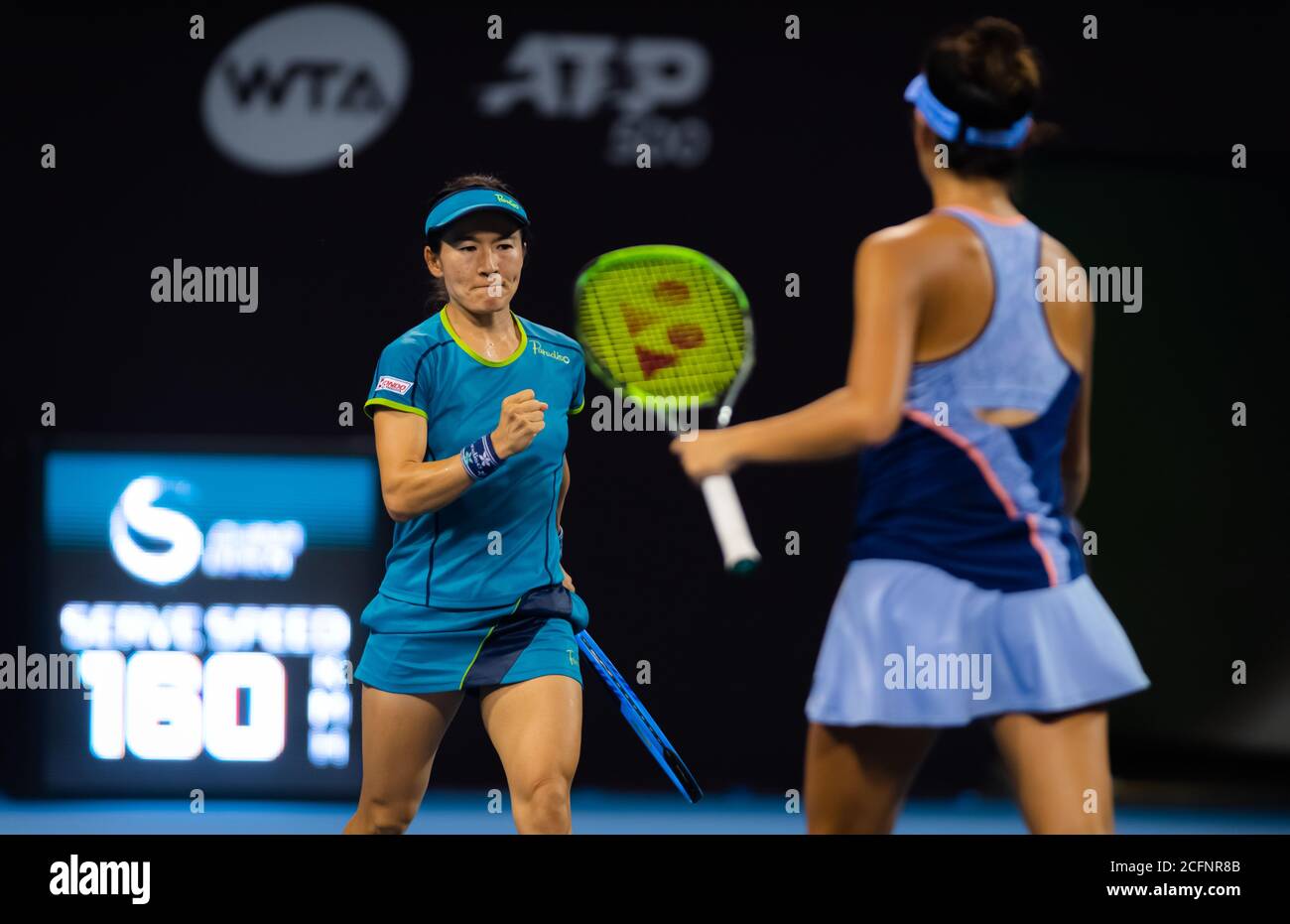 Shuko Aoyama & Ena Shibahara aus Japan spielen im Doppel Das 2019 China Open Premier Mandatory Tennisturnier Stockfoto