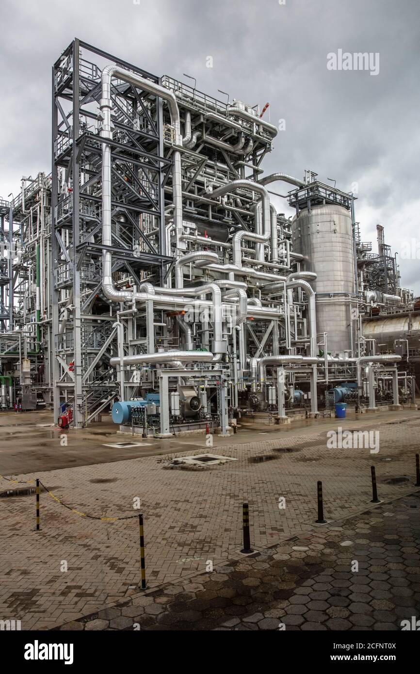 Niederlande, Rotterdam, EINE Anlage zur Lösungsmitteldeasphaltierung (SDA) in der Shell Pernis Raffinerie für sauberere Transportbrennstoffe. Prozessmodule wurden konstruiert Stockfoto