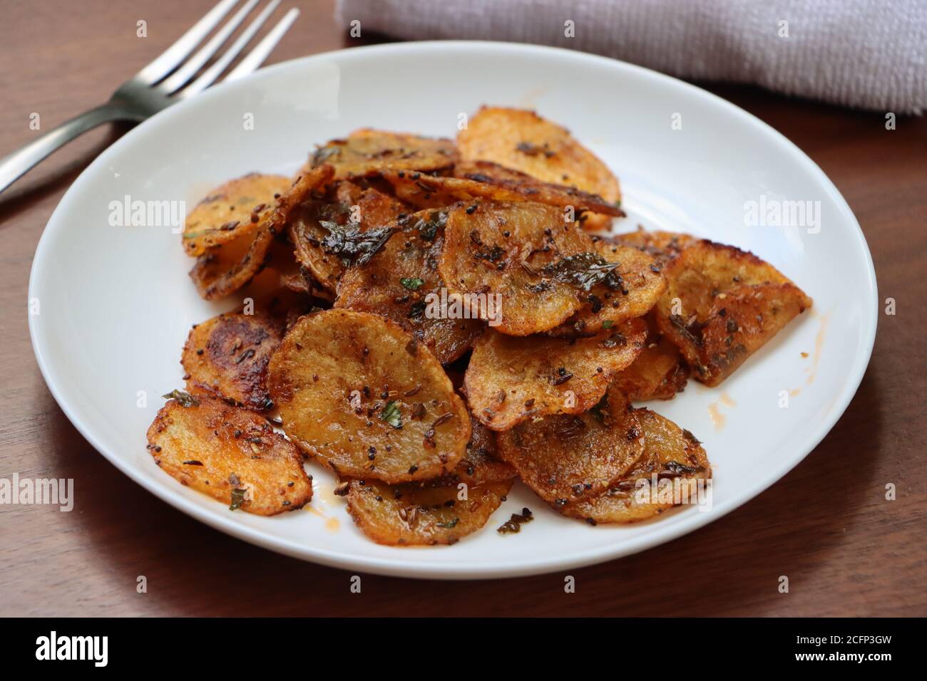 Masala Aloo Katli, gebratene Kartoffel-Snack, Vorspeise und Vorspeise Stockfoto