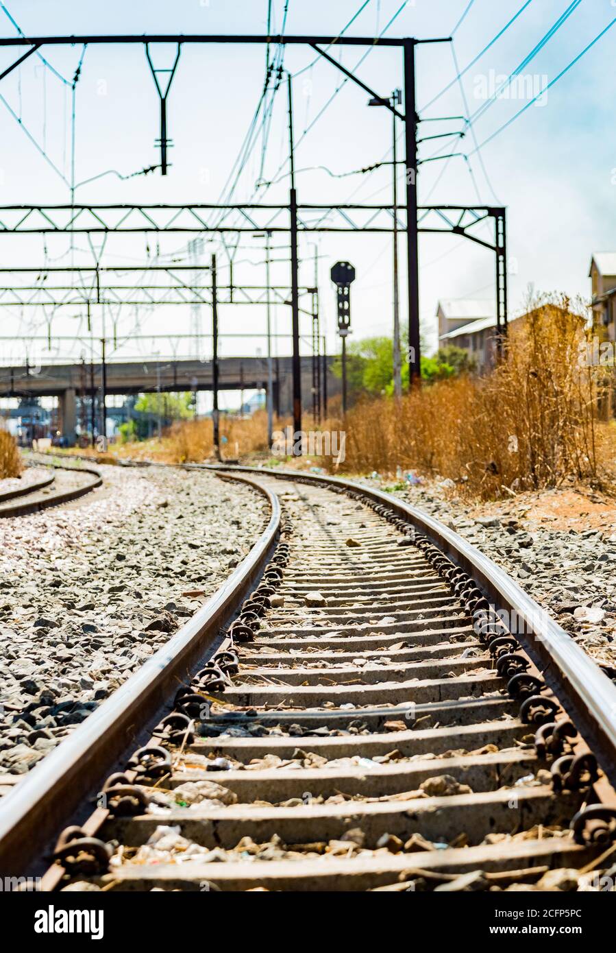 Soweto, Südafrika - 08 September 2018: S-Bahn durch das Herz von Soweto, Johannesburg verschieben Stockfoto