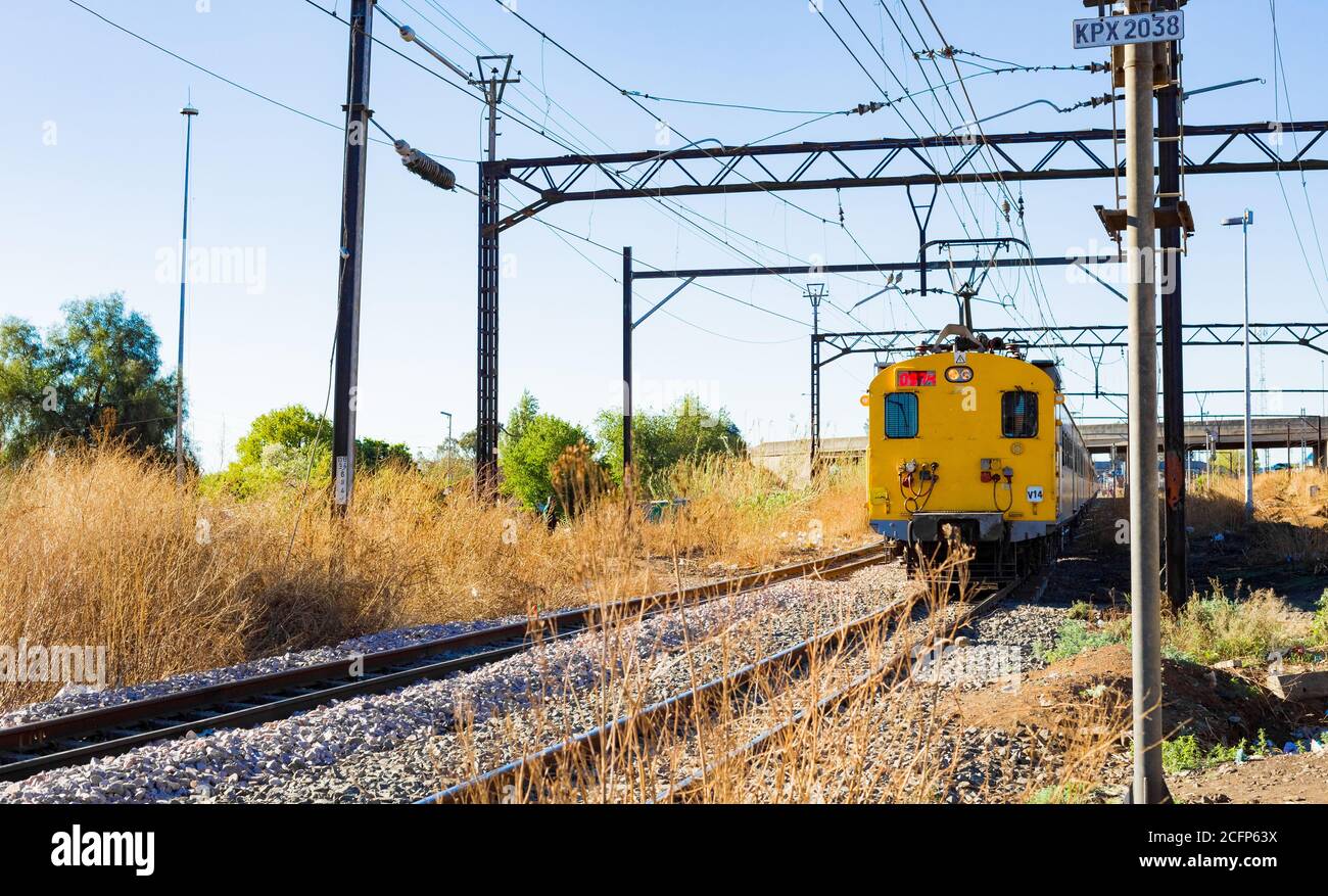 Soweto, Südafrika - 08 September 2018: S-Bahn durch das Herz von Soweto, Johannesburg verschieben Stockfoto