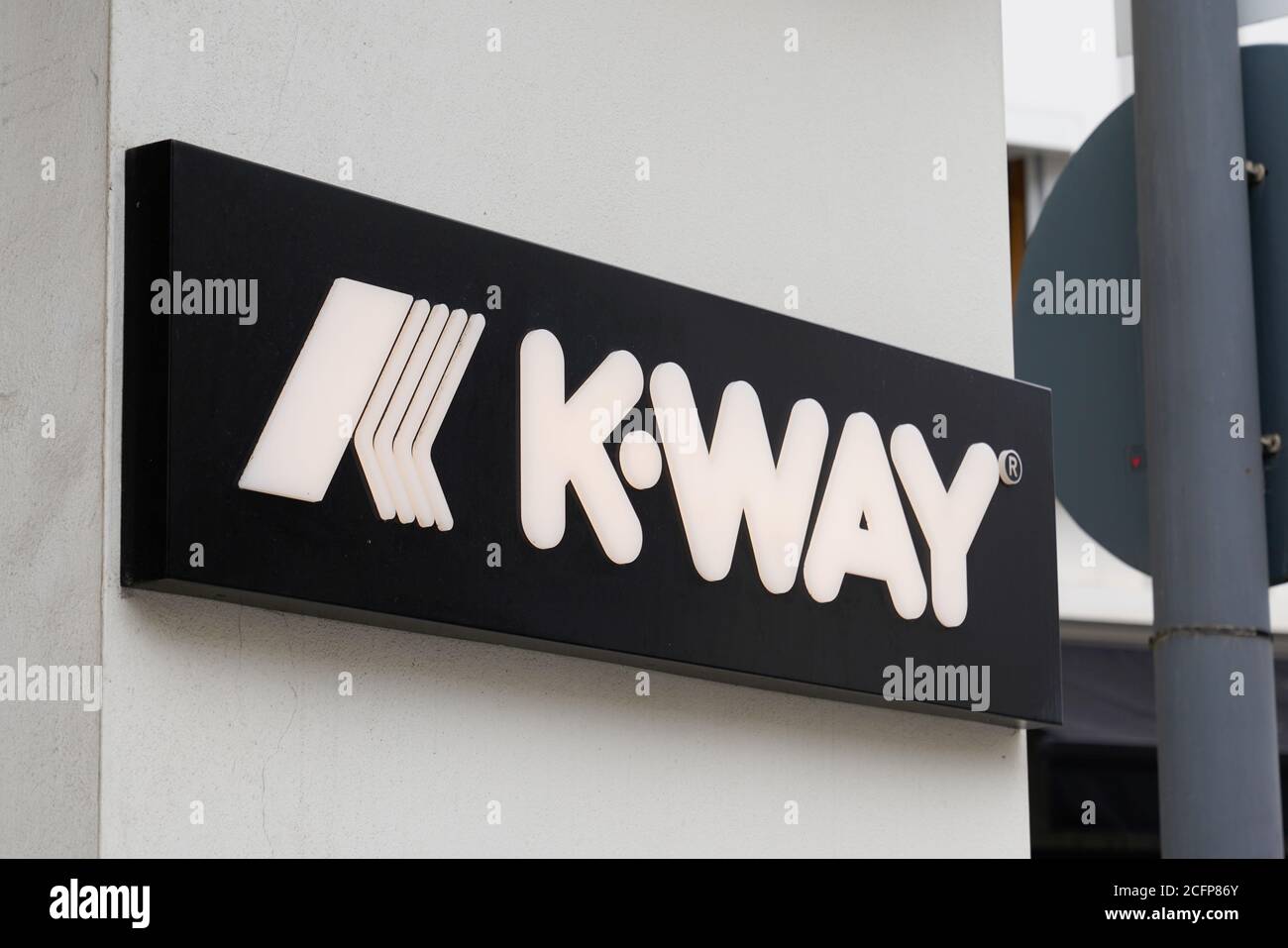 Bordeaux , Aquitaine / Frankreich - 09 01 2020 : K-Way Logo und Textschild von Regenmantel Geschäft und regenfeste Kleidung Shop Stockfoto