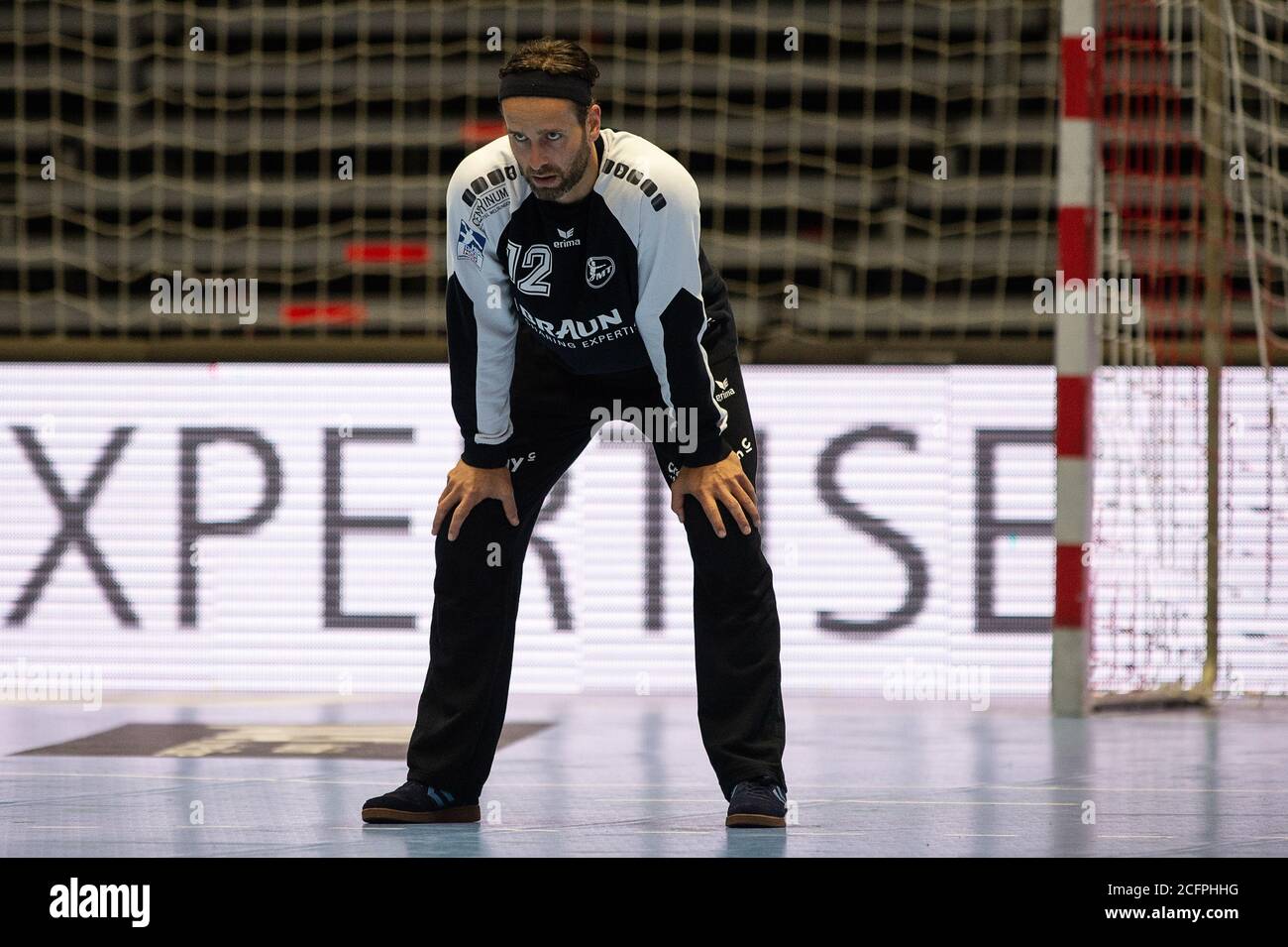 Kassel, Deutschland. September 2020. Handball: EHF European League, MT Melsungen - Bjerringbro-Silkeborg HB, Qualifikation, 1. Runde, Rückspiele in der Rothenbach Hall. Melsungen-Torwart Silvio Heinevetter ist auf dem Platz. Quelle: Swen Pförtner/dpa/Alamy Live News Stockfoto