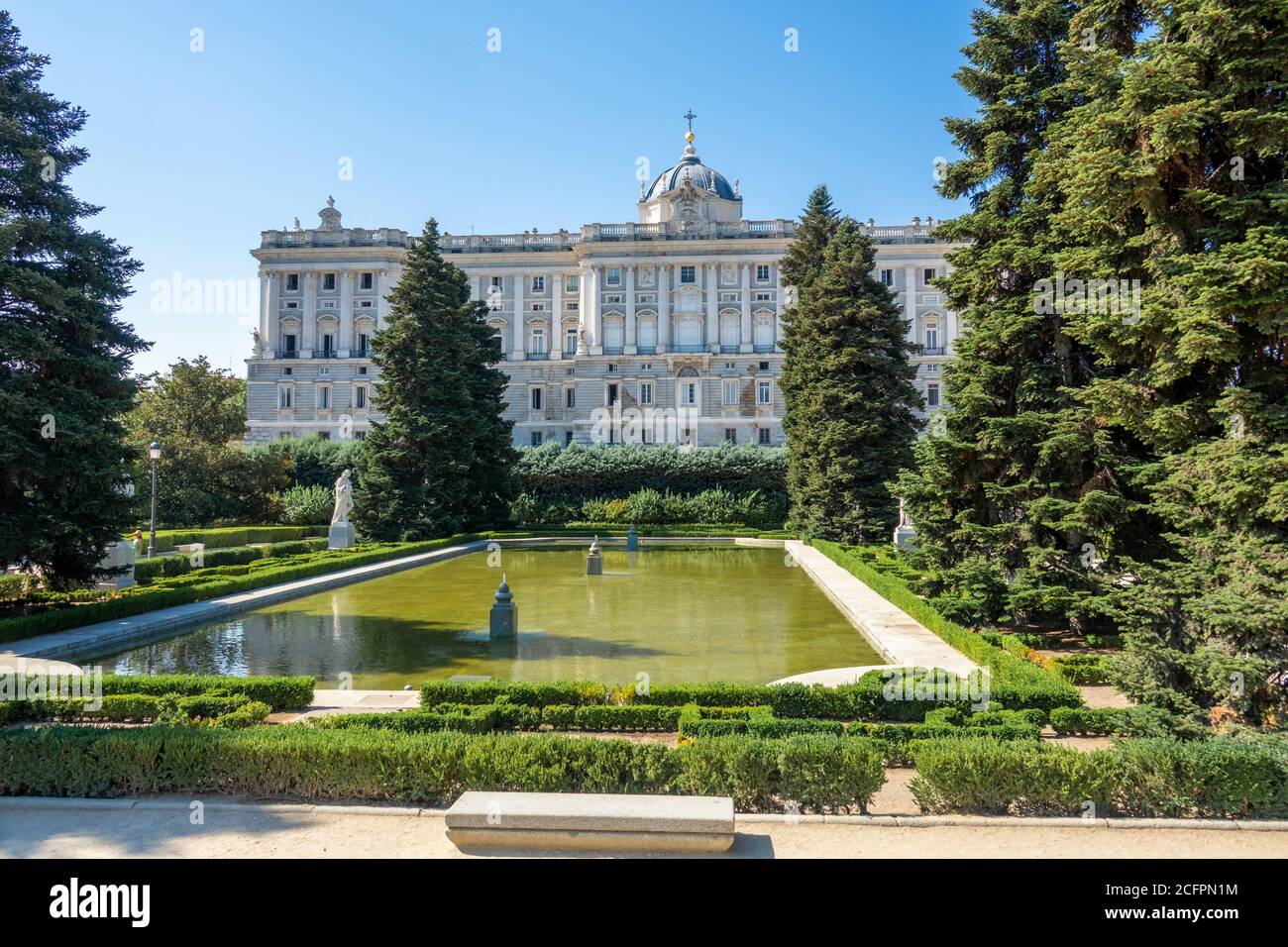 Royal Palace in Madrid in einem schönen Sommertag, Spanien Stockfoto