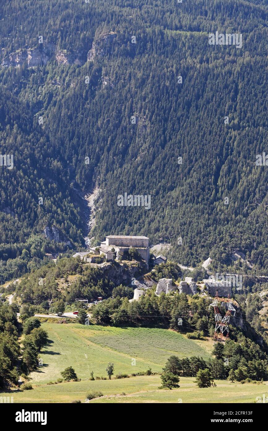 Maurienne alte Festung in einem Wald und Berglandschaft Stockfoto