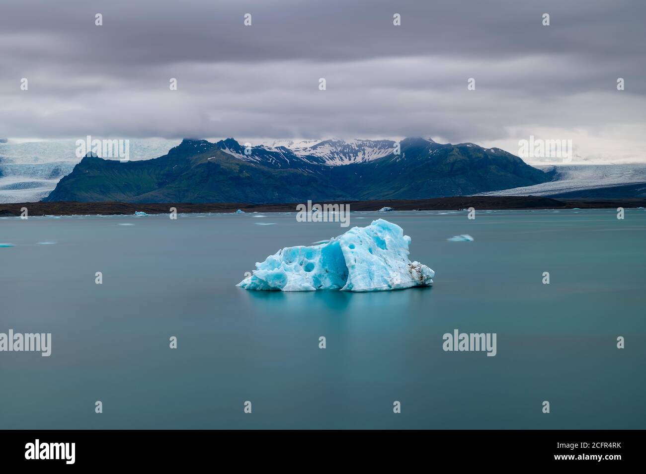 Schwimmende Eisberge in der Jokulsarlon Glacier Lagoon, Island Stockfoto