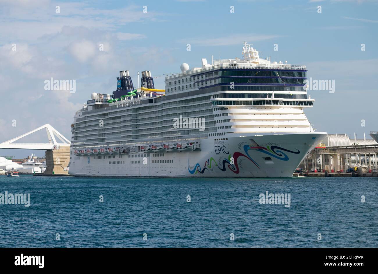 Kreuzfahrtschiff Norwegian Epic von der norwegischen Cruise Line Gesellschaft dockte im Hafen von Barcelona an. 20. Oktober 2019. Stockfoto