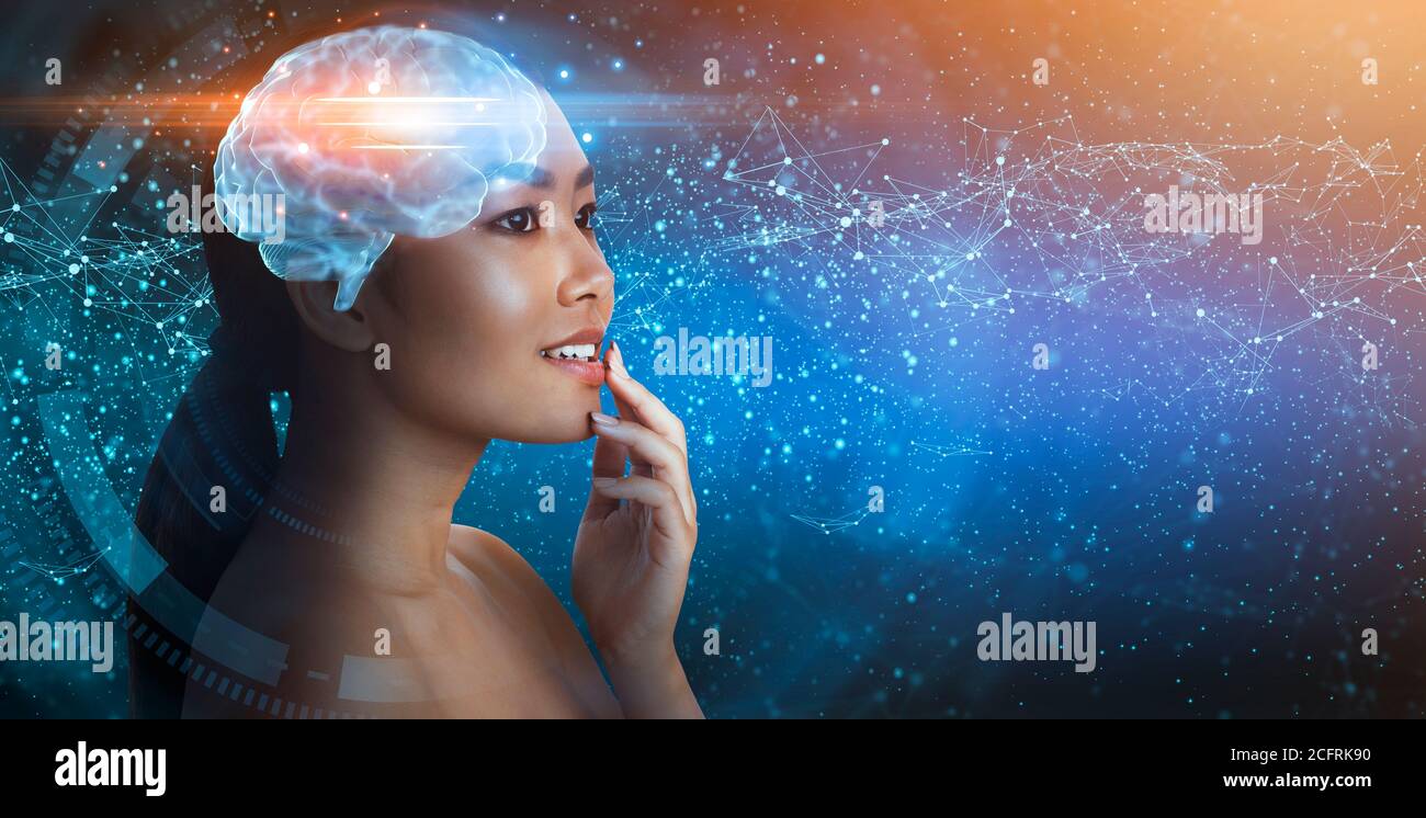 Künstliche Intelligenz. Cusrious Asiatische Frau Mit Glühenden Digitalen Gehirn Über Abstrakten Hintergrund Stockfoto