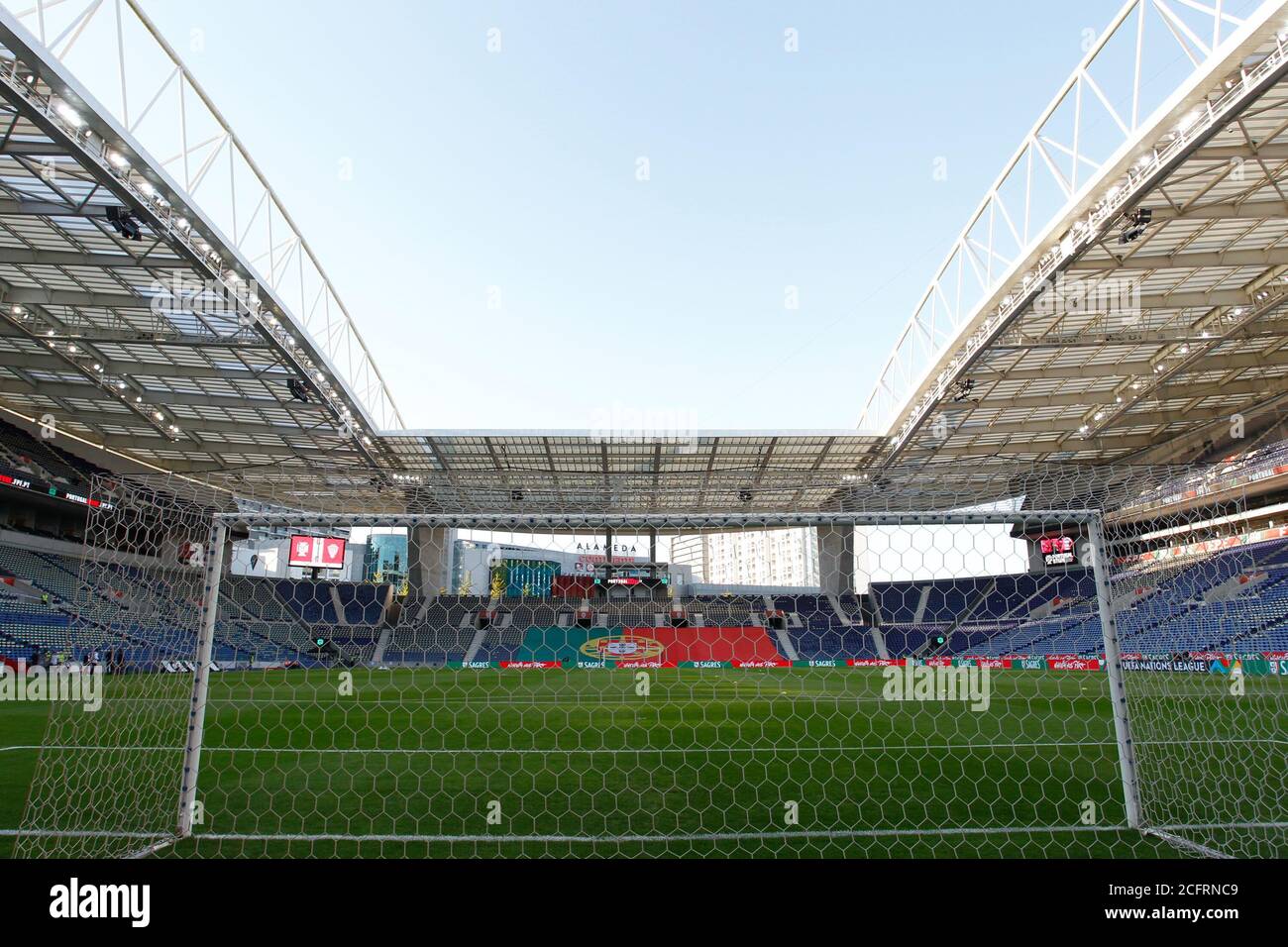 Ein allgemeiner Blick auf das Dragao Stadion vor dem UEFA Nations League Group A3 Fußballspiel zwischen Portugal und Kroatien am 5. September 2020 im Estad Stockfoto