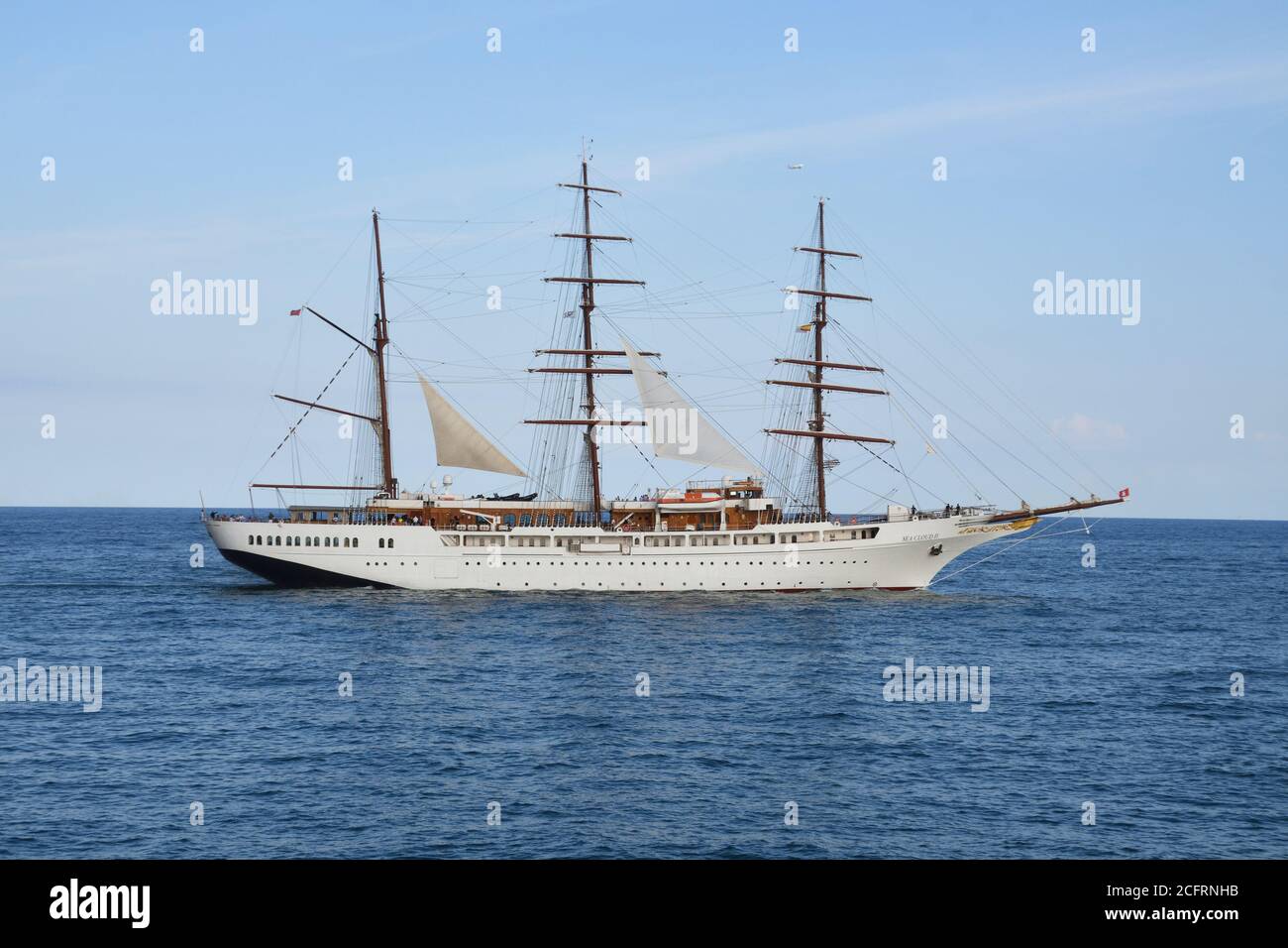Drei-Mast-Hochschiff Sea Cloud II der Sea Cloud Cruises Unternehmen verlassen den Hafen von Barcelona. September 2019. Stockfoto