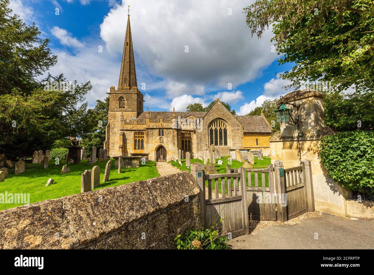 Die Kirche St. Michael und All Angels im Cotswold Dorf Stanton, Gloucestershire, England Stockfoto