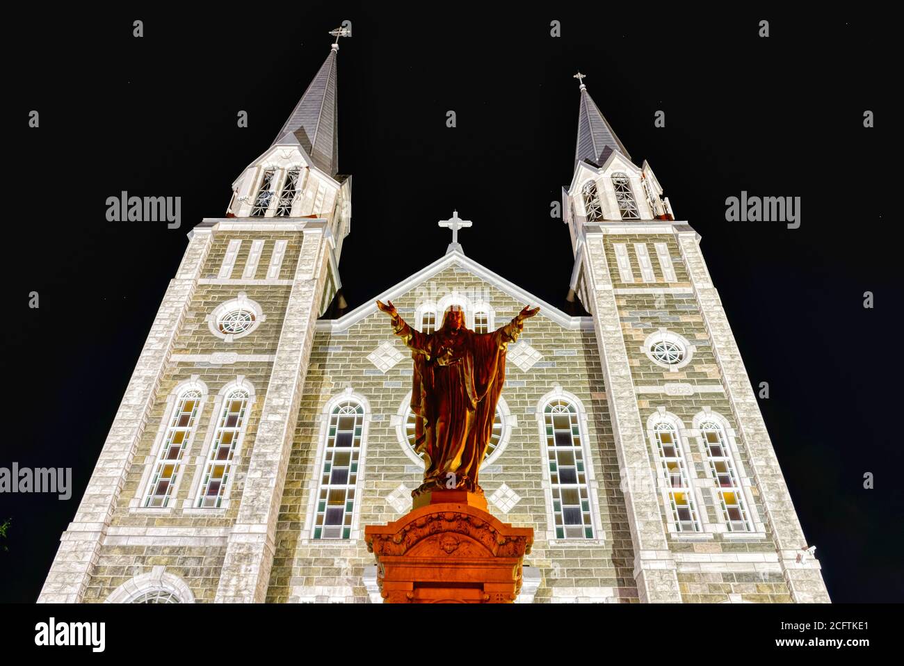 Der Chuch von Baie-St-Paul bei Nacht, Quebec, Kanada Stockfoto