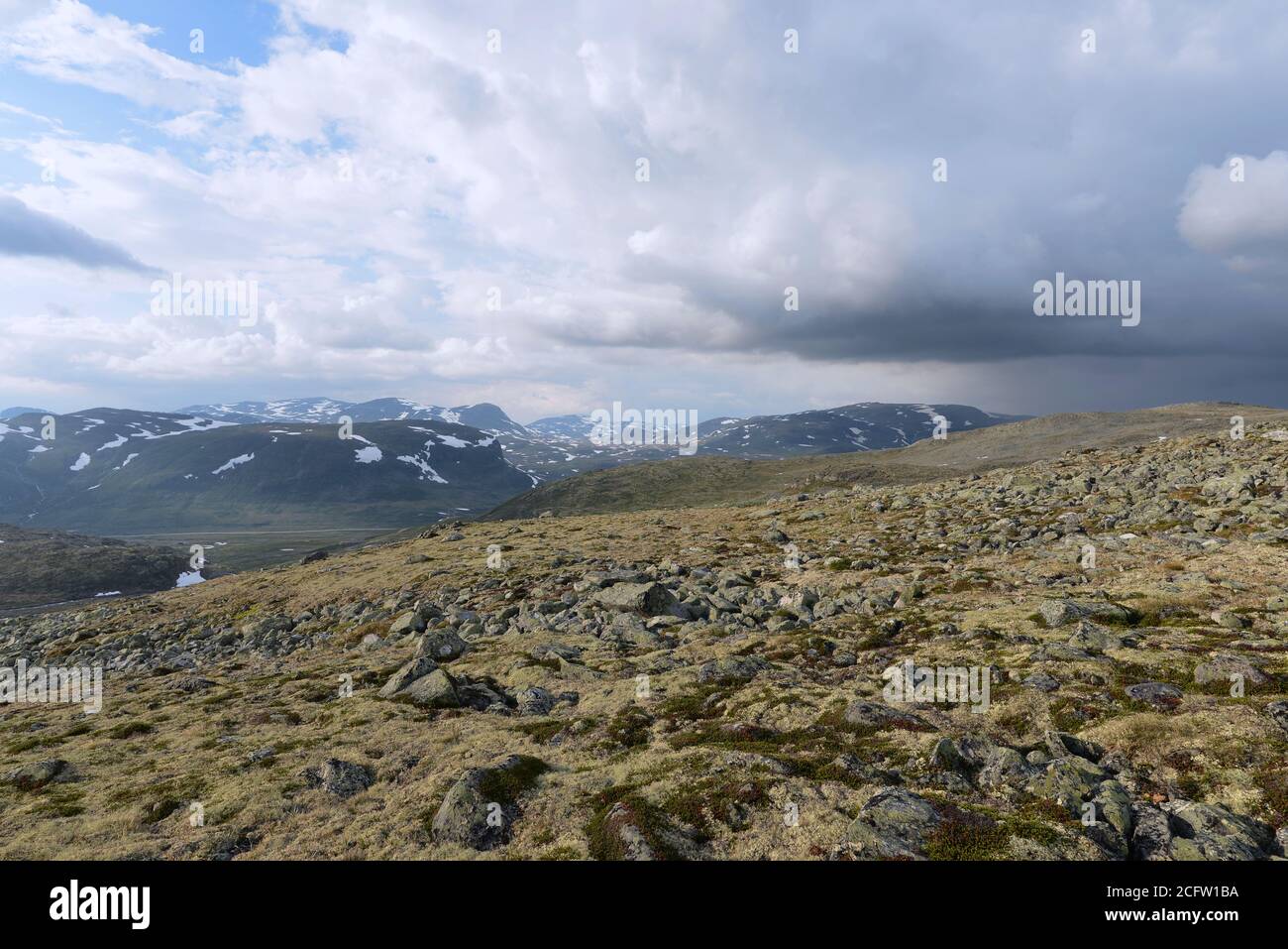 Norwegische Berglandschaft mit Gewitterwolken, Hemsedal Norwegen Stockfoto