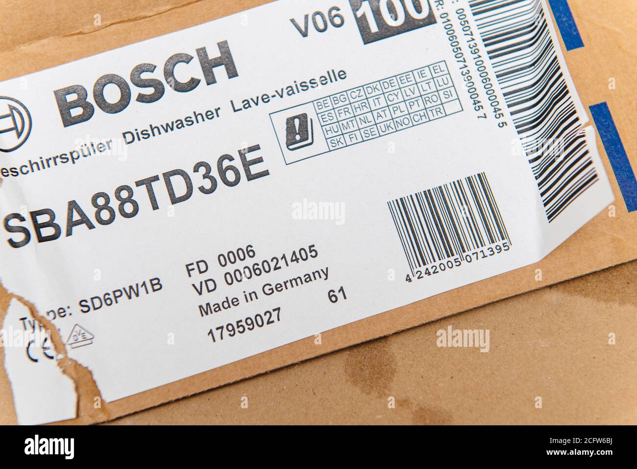 Paris, Frankreich - 14. Aug 2020: Eine Kartonschachtel der Bosch Geschirrspüler Modern SD6PW1B Accent Line Serie - Luxus made in Germany Produkt Stockfoto