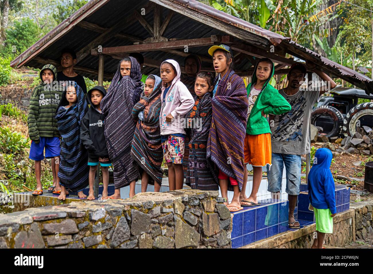 Indonesier in traditionellen Trachten Stockfoto