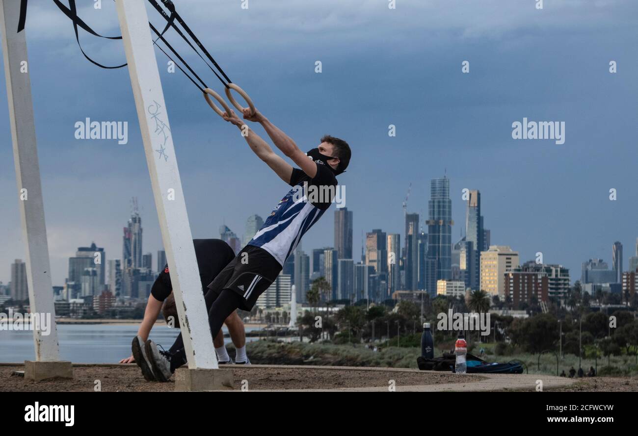 Covid 19 Pandemie Melbourne Australien . Szenen in und um Melbourne Australien während der Sperre. Übungen im Freien in Melbourne. Stockfoto