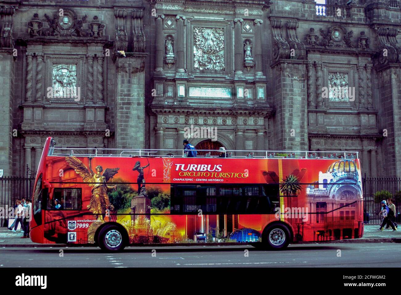 City Tour Bus in Zocalo Stadtzentrum, Mexiko-Stadt, Mexiko Stockfoto