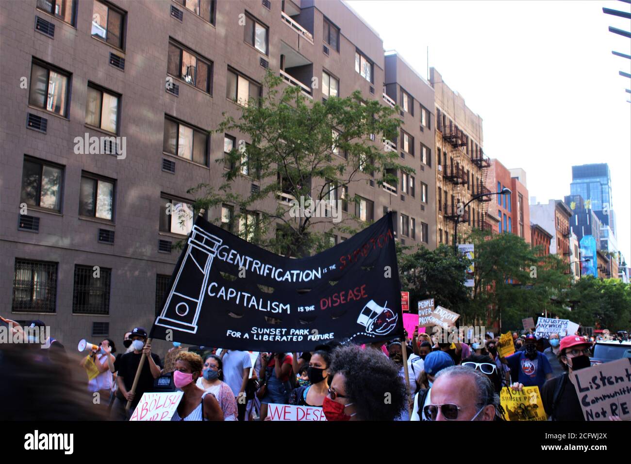 September 7th, 2020-New York, N.Y. USA - Rally to Stop rassistischen Umzoning März City Council Sprecher Cory Johnson's Haus in New York City. Rund 200 nahm an der wirklich, die an den Chelsea Markets auf der 9th Avenue begann. Gefolgt von einem marsch zu NYC Ratsvorsitzender Cory Johnsons Haus auf der West 15th Street waren eine Rede fand von denen, die von Neuzonierungsplan betroffen. Kredit Mark Apollo/Alamy Stockfoto