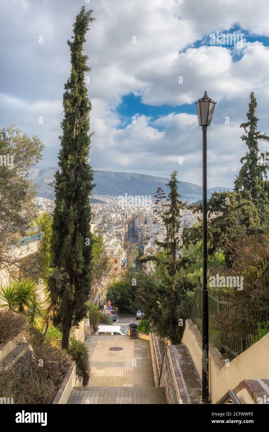 Alte gemütliche Straße in Plaka in Athen, Griechenland Stockfoto