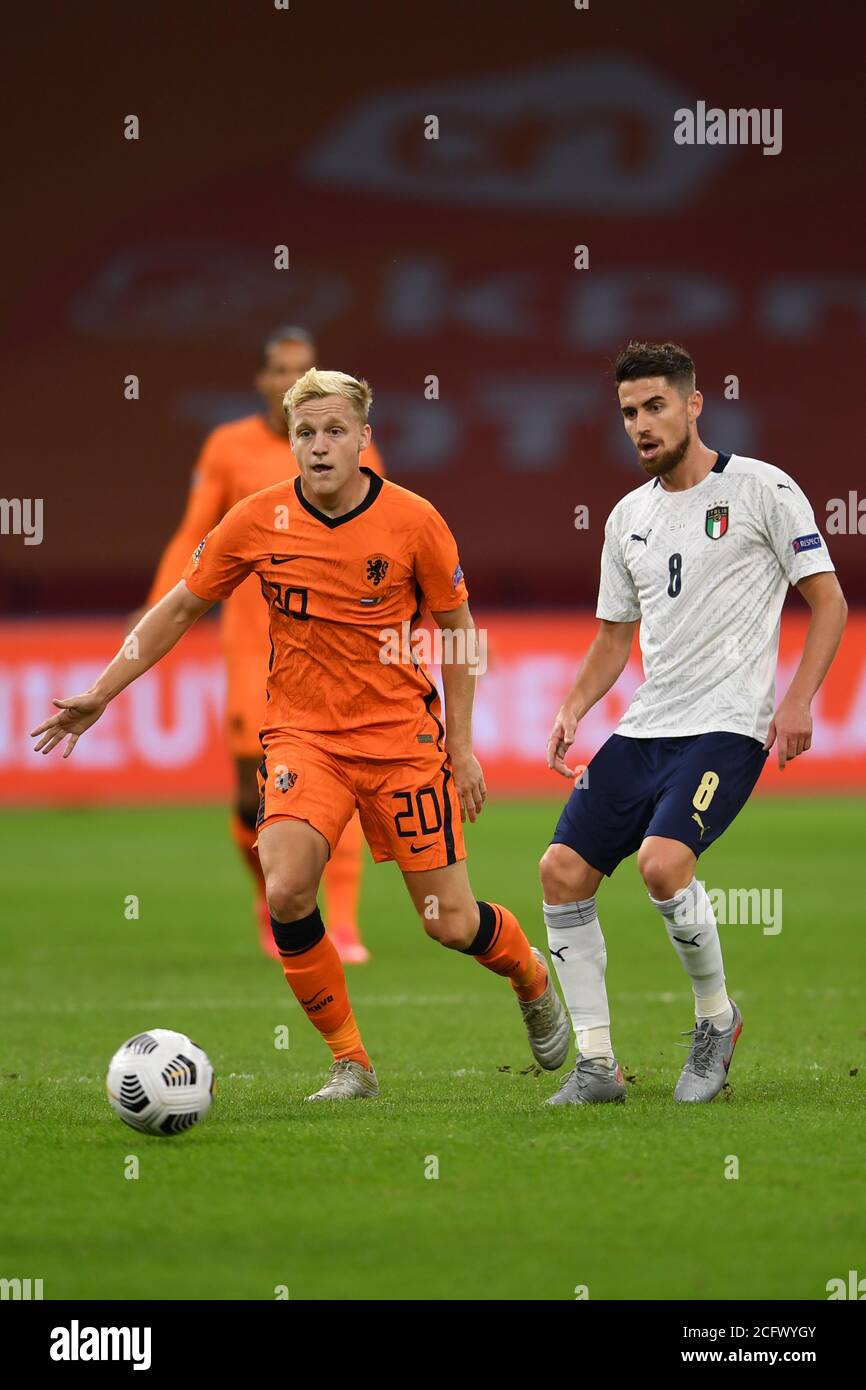 Donny Van De Beek Niederlande Jorginho Luiz Frello Filho Italien Wahrend Des Uefa Nations League 2020 2021 Spiels Zwischen Den Niederlanden 0 1 Italien In Der Amsterdam Arena Am 07 September 2020 In Amsterdam Niederlande Quelle