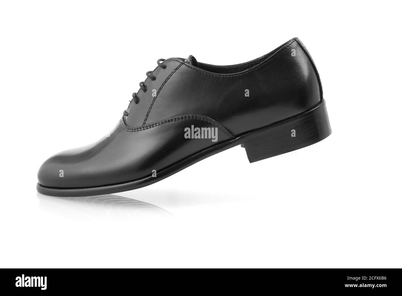 Leder Herren Schuh isoliert auf weiß Stockfoto