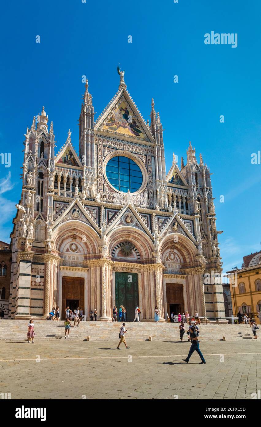 Treppe zum duomo di siena Fotos und Bildmaterial in hoher Auflösung