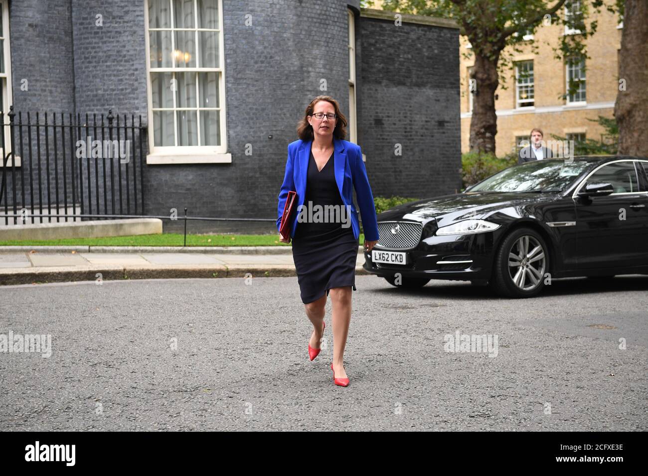 Leiterin des House of Lords Baroness Evans von Bowes Park in Downing Street, London für eine Kabinettssitzung im Foreign and Commonwealth Office (FCO). Stockfoto