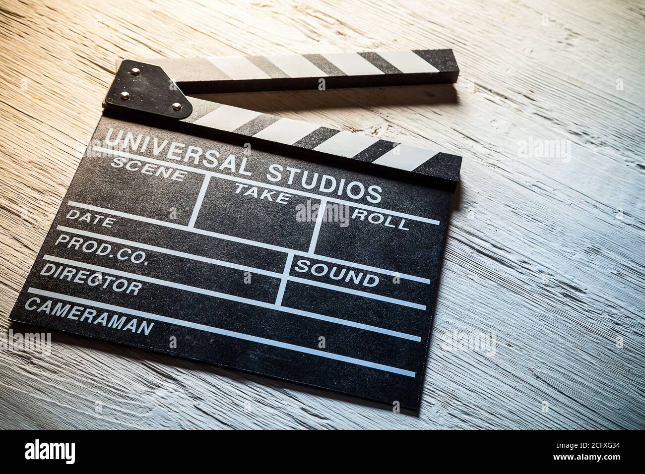 Vintage Film 1880 auf hölzernen Schreibtisch. Filmemacher Ausrüstung Hintergrund Stockfoto