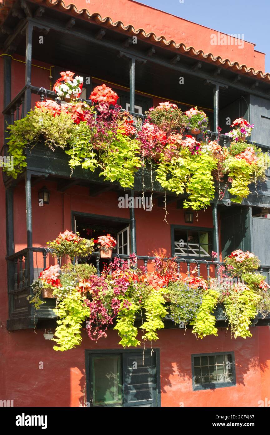 Balkone mit blumen Stockfotos und bilder Kaufen Alamy