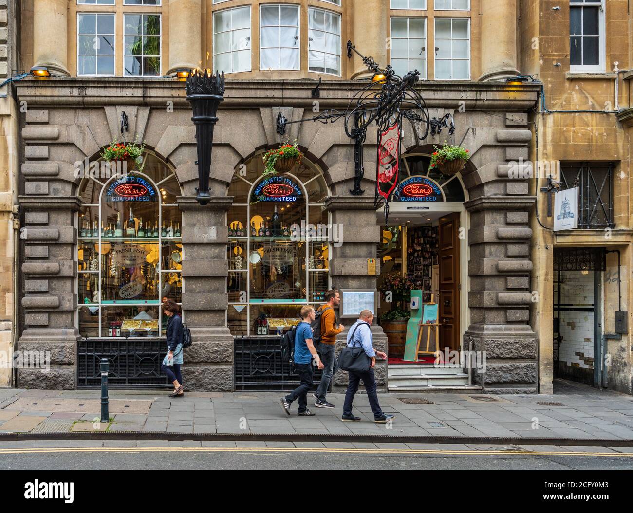 San Carlo Italian Restaurant Bristol: San Carlo Restaurant in der Corn Street im Zentrum von Bristol. Stockfoto