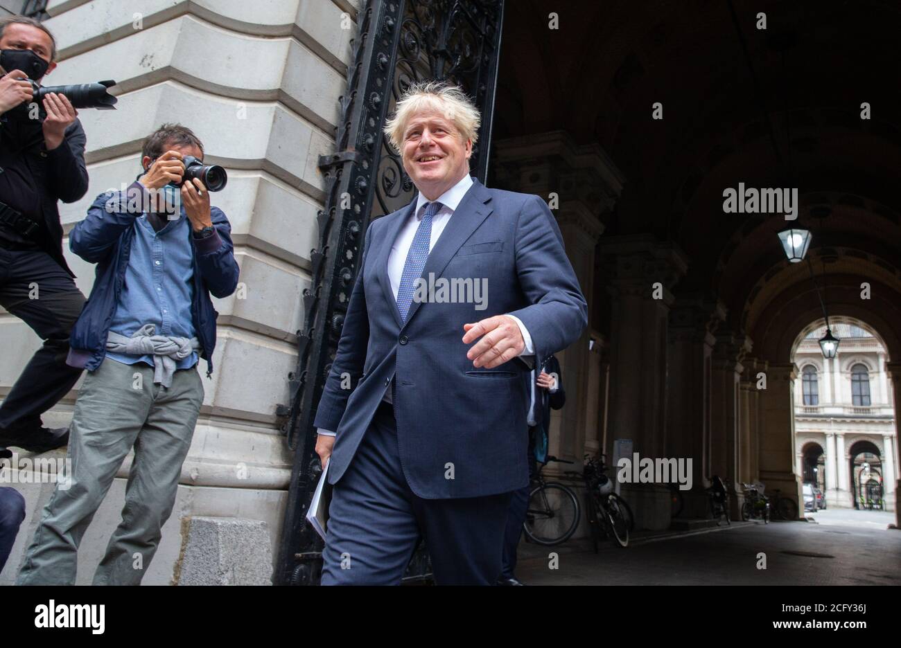 London, Großbritannien. , . Der britische Premierminister Boris Johnson kommt nach einer Kabinettssitzung zurück. Quelle: Tommy London/Alamy Live News Stockfoto