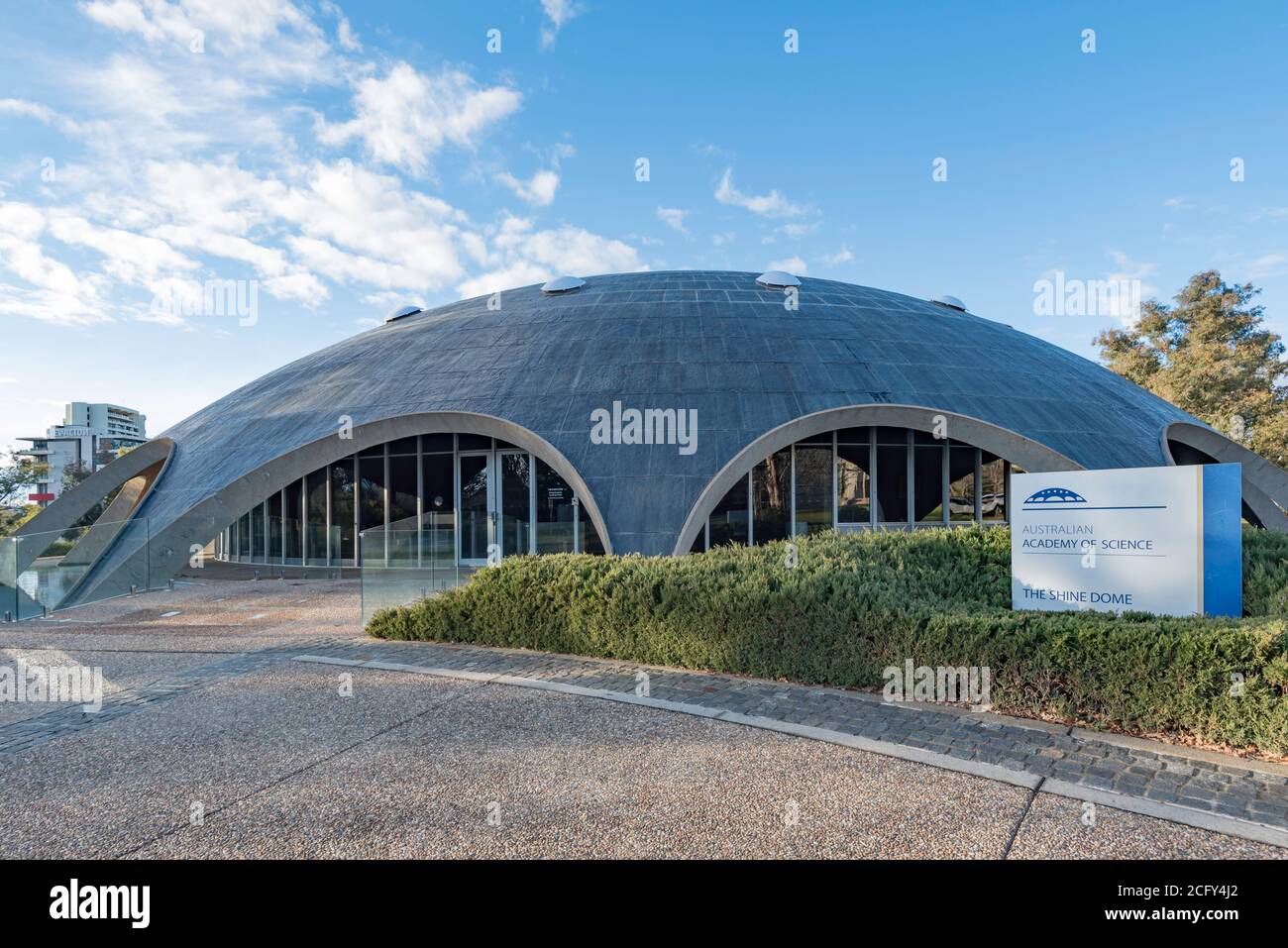 Im 1959 erbauten Shine Dome in Canberra befindet sich die Australian Academy of Science. Die kupfergedeckte Betonkuppel wiegt 710 Tonnen Stockfoto