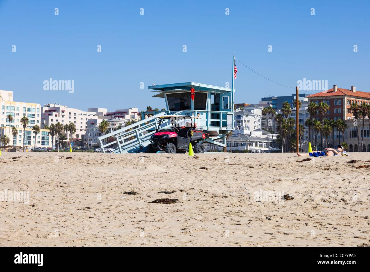 Rettungsschwimmer Hütte am Strand von Santa Monica, Kalifornien, Vereinigte Staaten von amerika. USA. Oktober 2019 Stockfoto