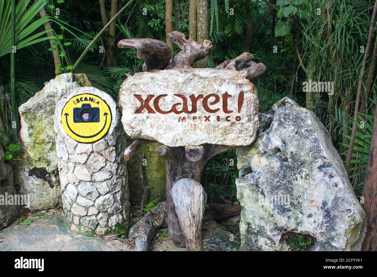 Eingangstor zum landschaftlich reizvollen natürlichen Xcaret Eco Theme Park. Quintana Roo, Mexiko Stockfoto