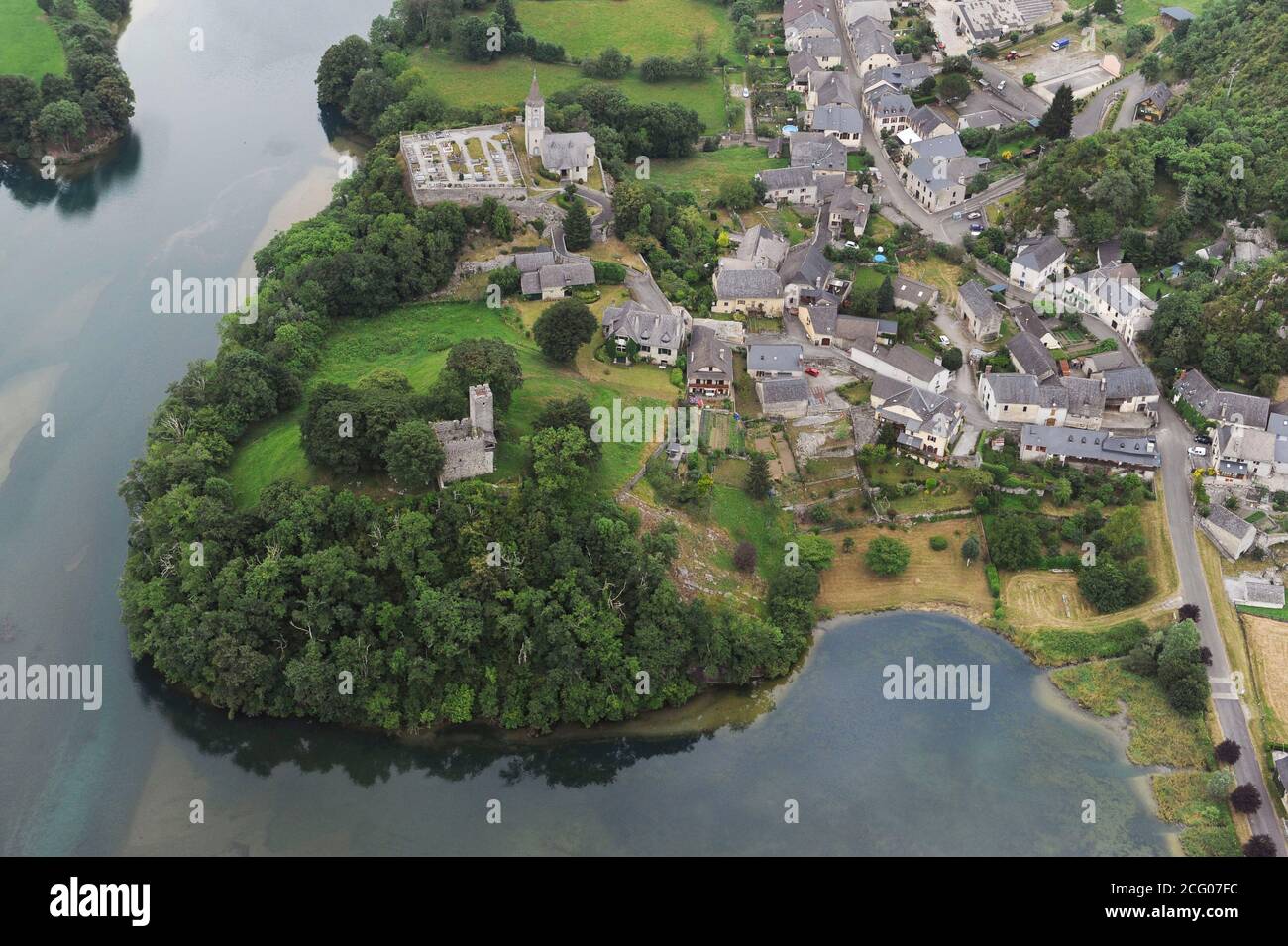 Frankreich, Pyrenäen Atlantiques, Baskenland, See Castet (Luftaufnahme) Stockfoto